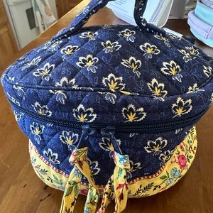 Vera Bradley round zip make up bag